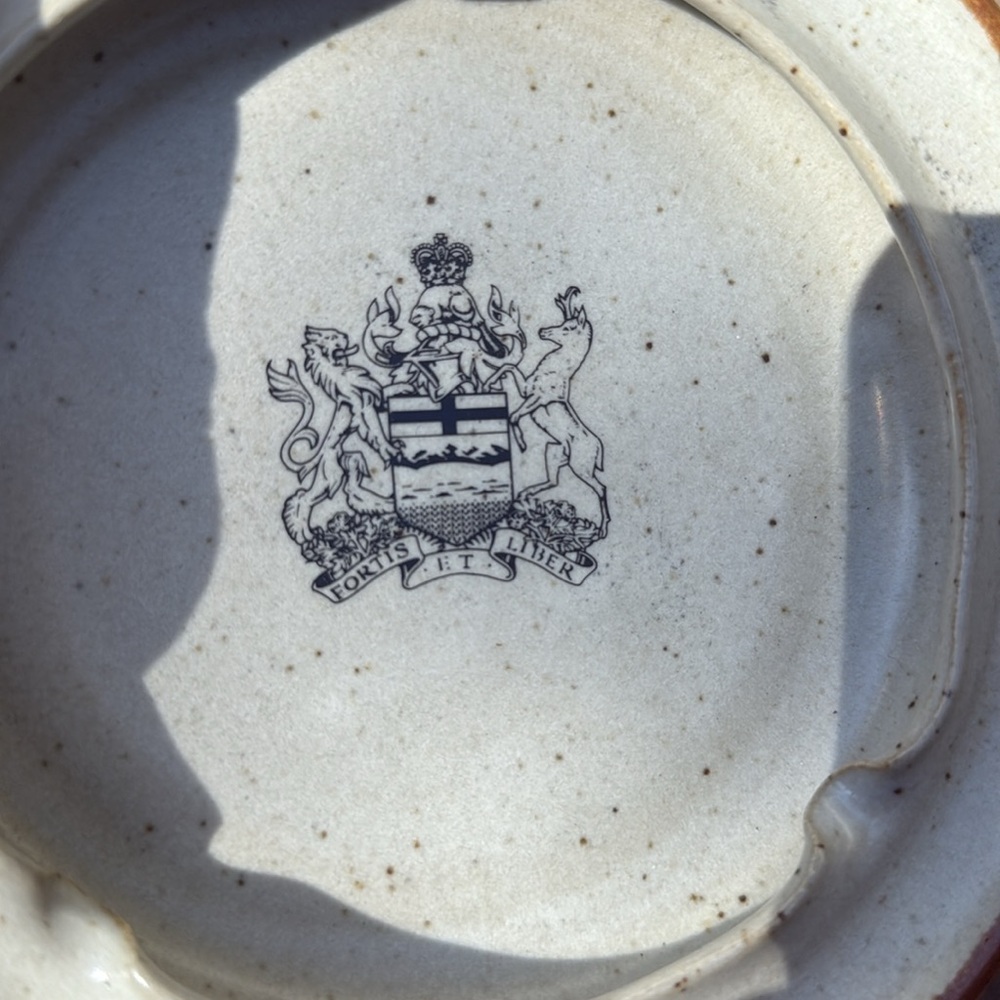 Vintage Canadian ashtray Beaver Flats Pottery-Handmade studio British‎ symbols - Picture 6 of 17